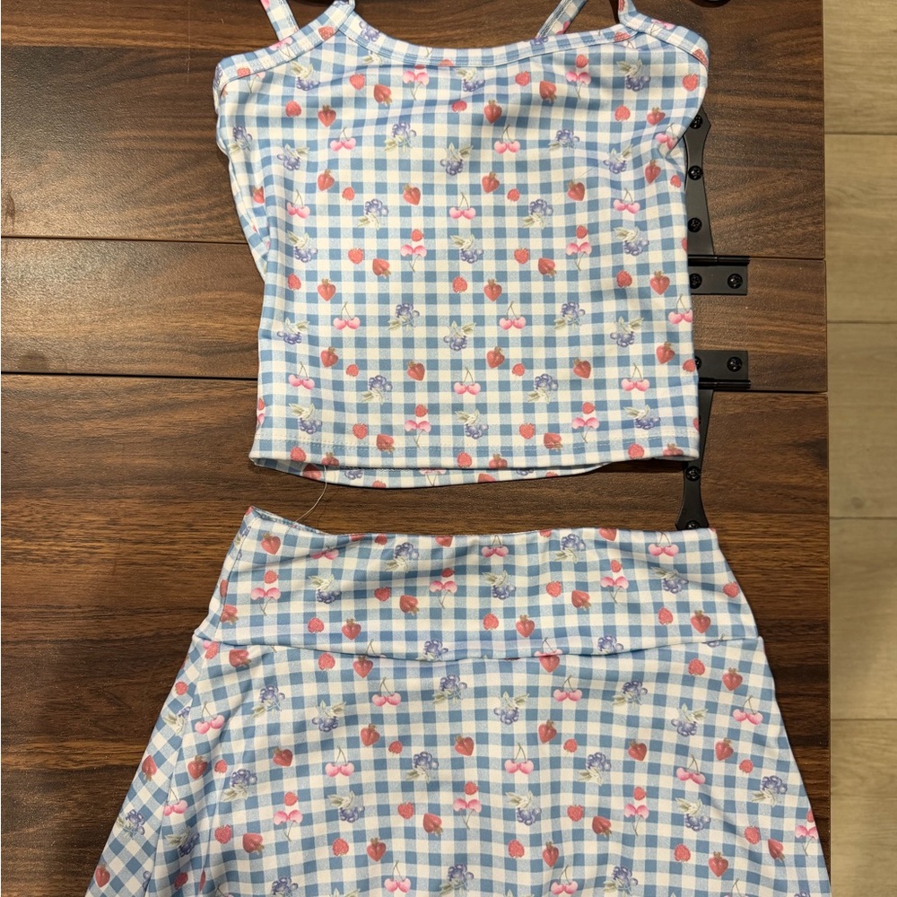 Vine and Valley Blue Checkered Fruit Pattern Spandex Set